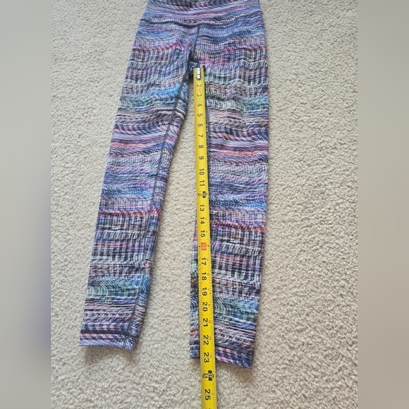 EUC LULULEMON WUNDER Train High-Rise Tight DIGITAL OASIS WHITE MULTI 23” Size 4 - Picture 6 of 16